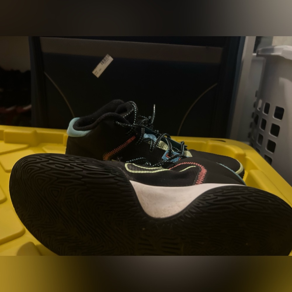 Kyrie 5 Flytrap - image 4